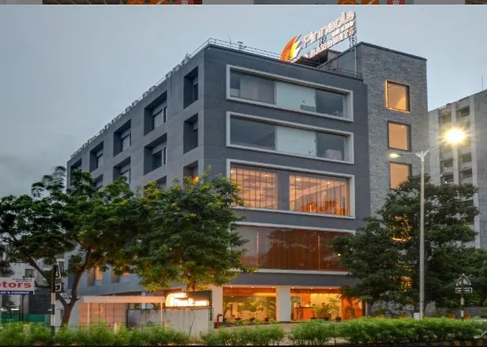 Pinnacle Grand Hotel