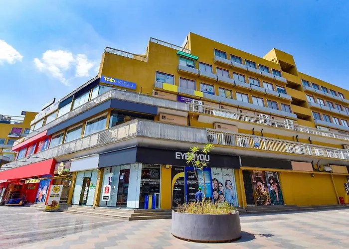Fabhotel Kaviya - Bopal