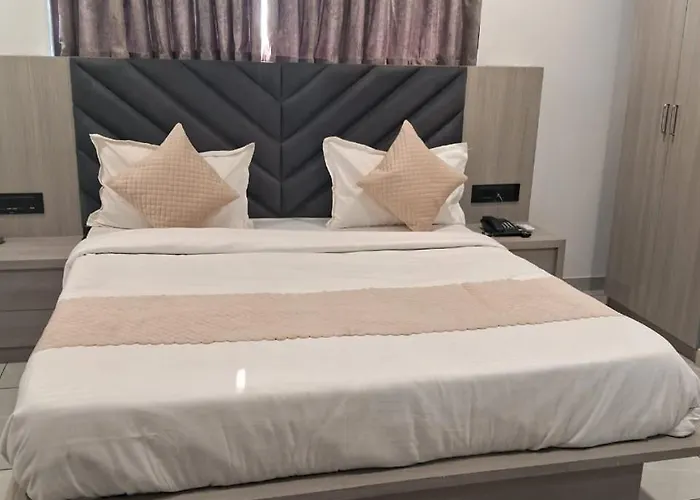 Hotel R R