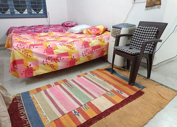 Chintamani Siddhi Chakra Apartment, Bed Spaces For Cold Play