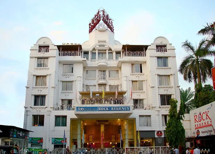 Fabhotel Rock Regency