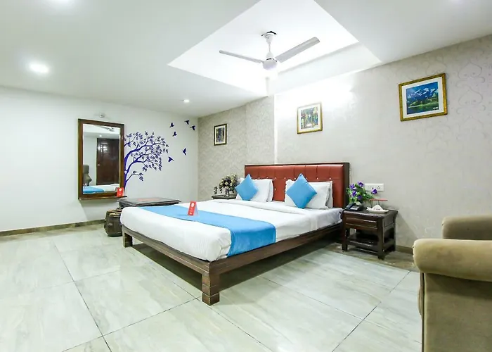 Oyo 893 Hotel Seven