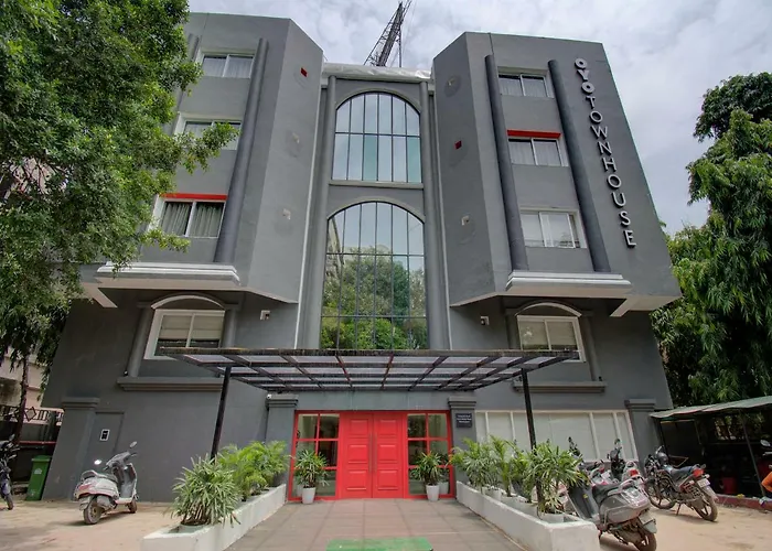 Oyo Townhouse 150 Shreyas Colony