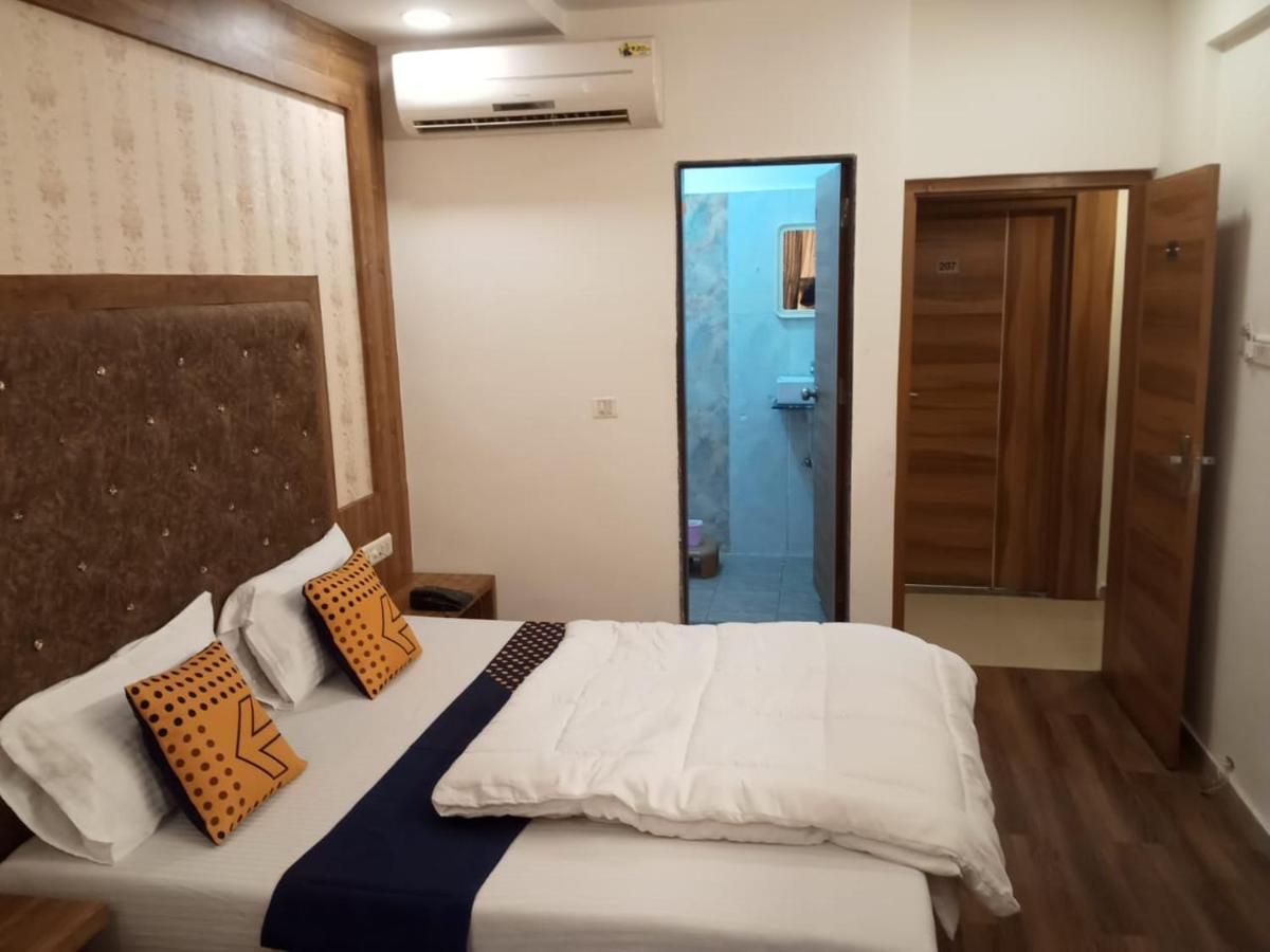 Khushi Palace Guest house 2*