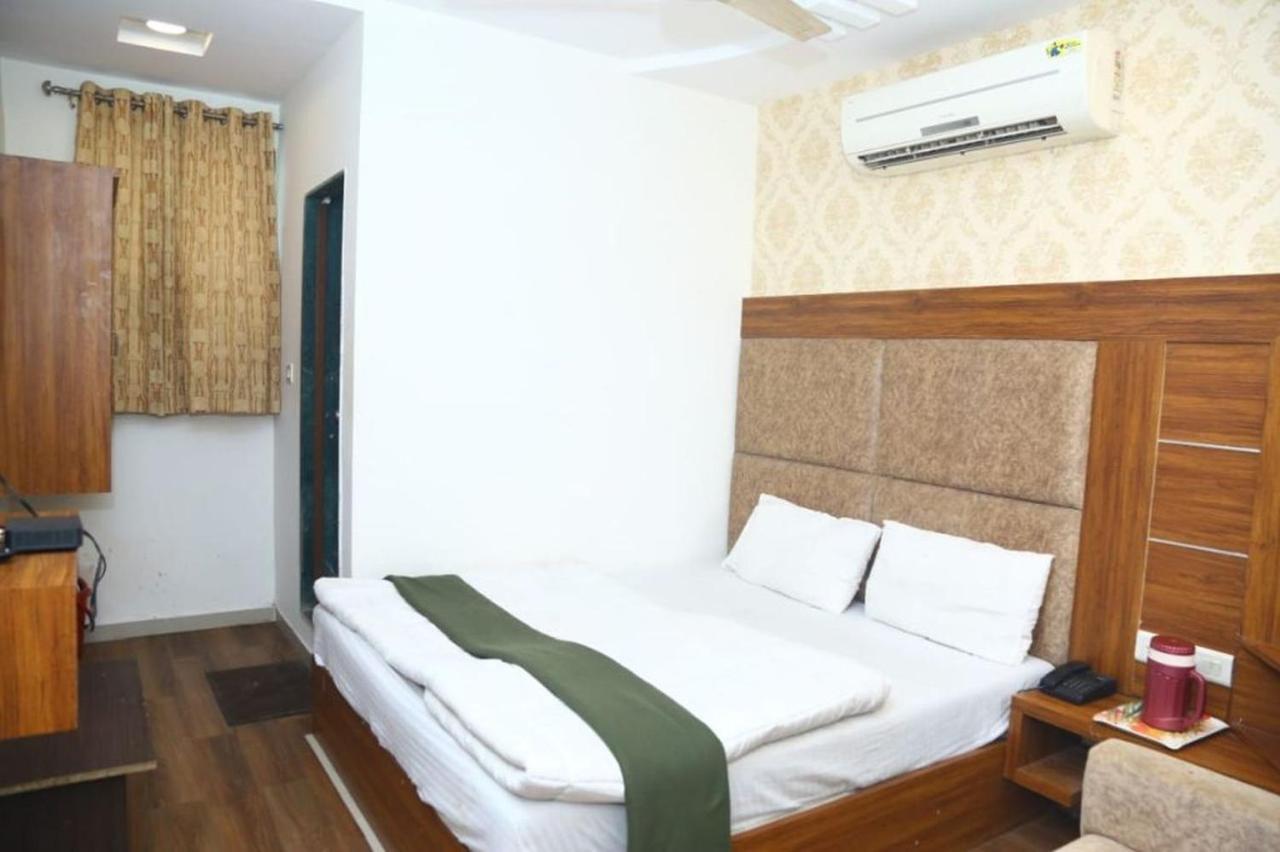 Guest house Khushi Palace Ahmedabad