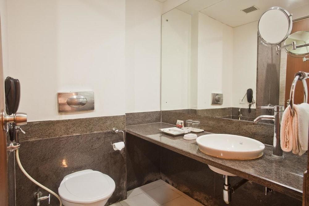 Fabhotel Cambay Sapphire Hotel