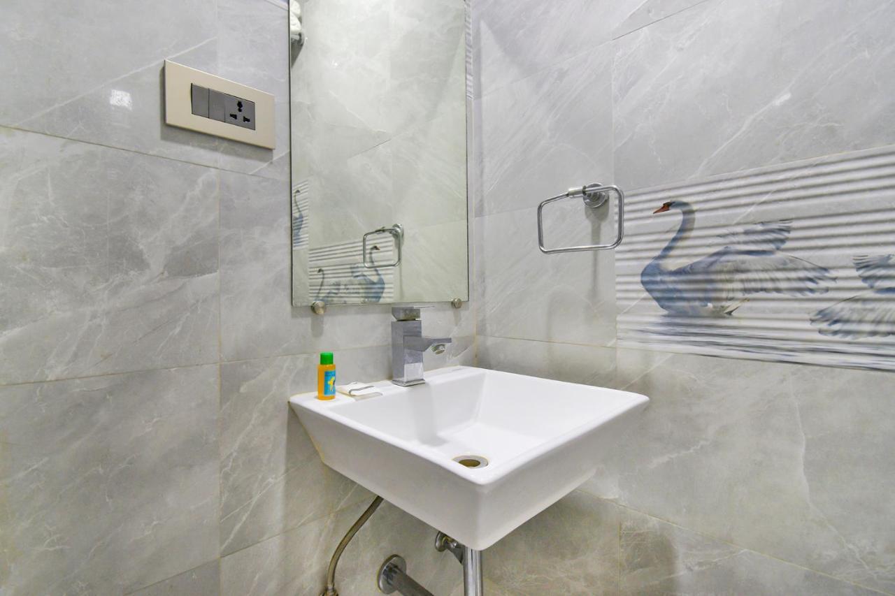 Hotel Fabhotel Kohinoor Plaza