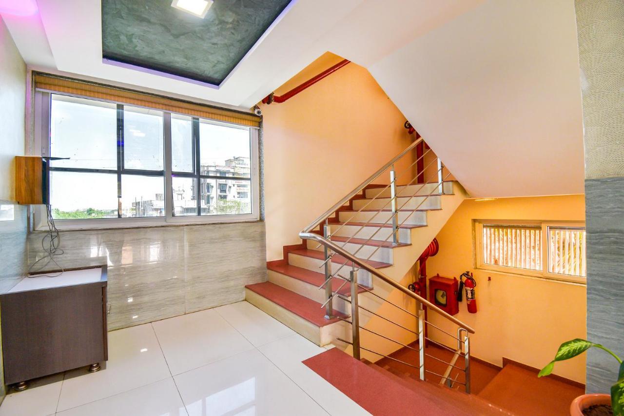 Hotel Fabhotel Kohinoor Plaza
