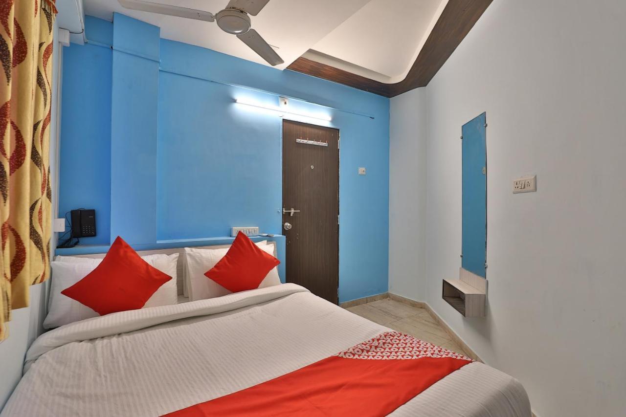 Oyo 39829 Kum Kum Palace Hotel