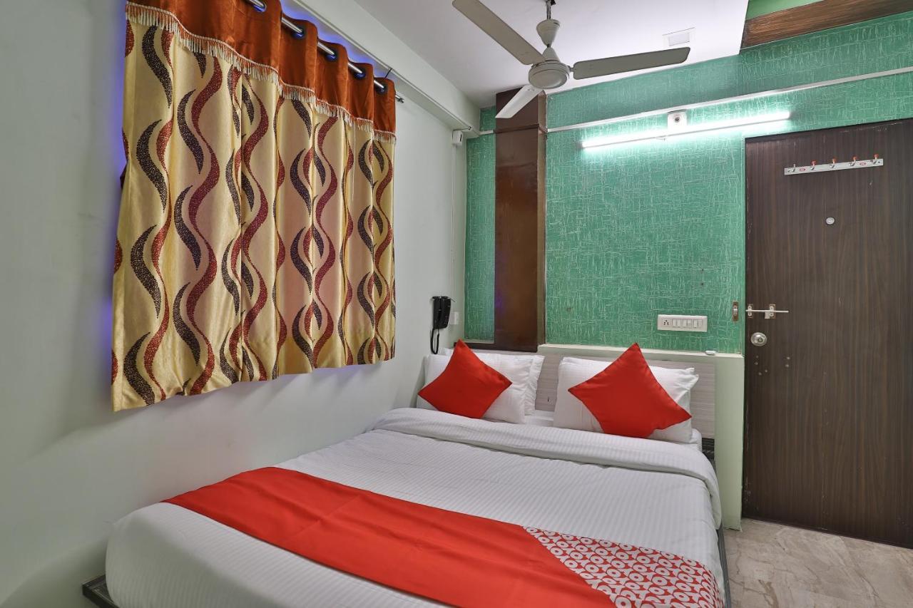 Oyo 39829 Kum Kum Palace Hotel