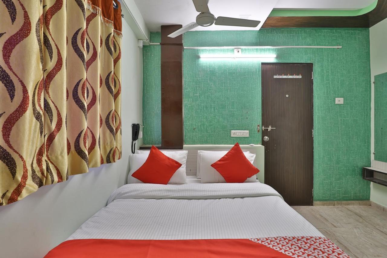 Hotel Oyo 39829 Kum Kum Palace 3*