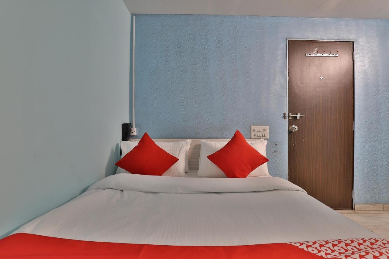 Oyo 39829 Kum Kum Palace Hotel Ahmedabad