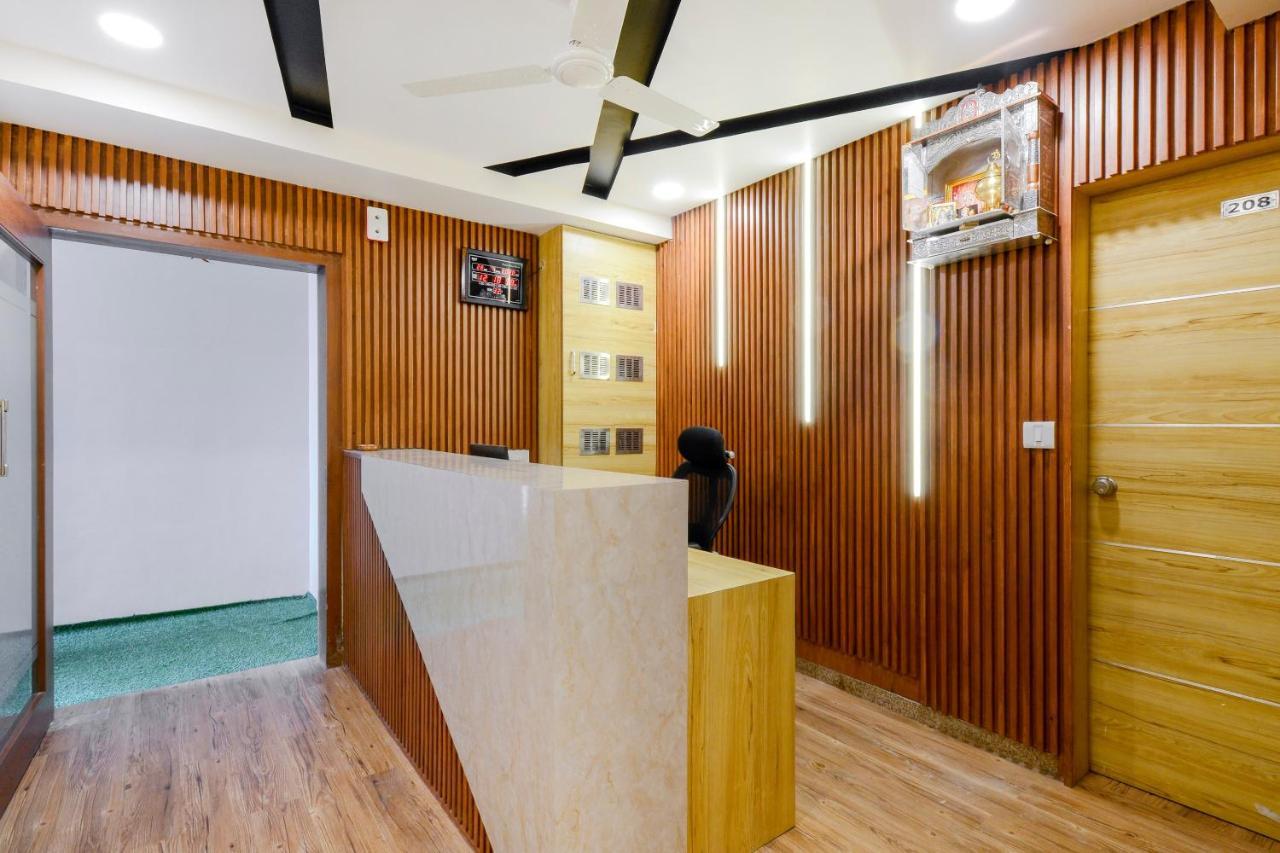 Super Oyo Safari Hotel 3*