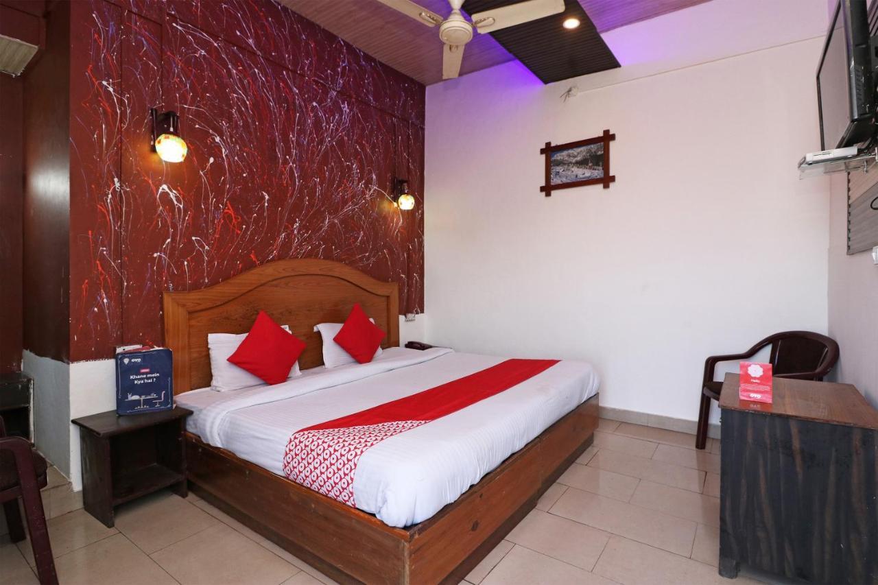 Oyo 67789 Savera Hotel
