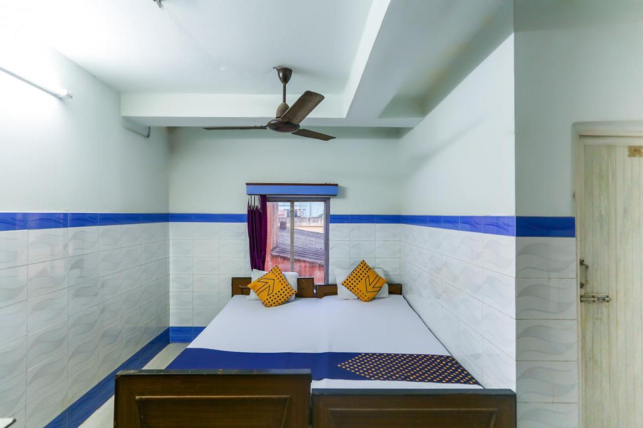 Oyo 67789 Savera Hotel Ahmedabad