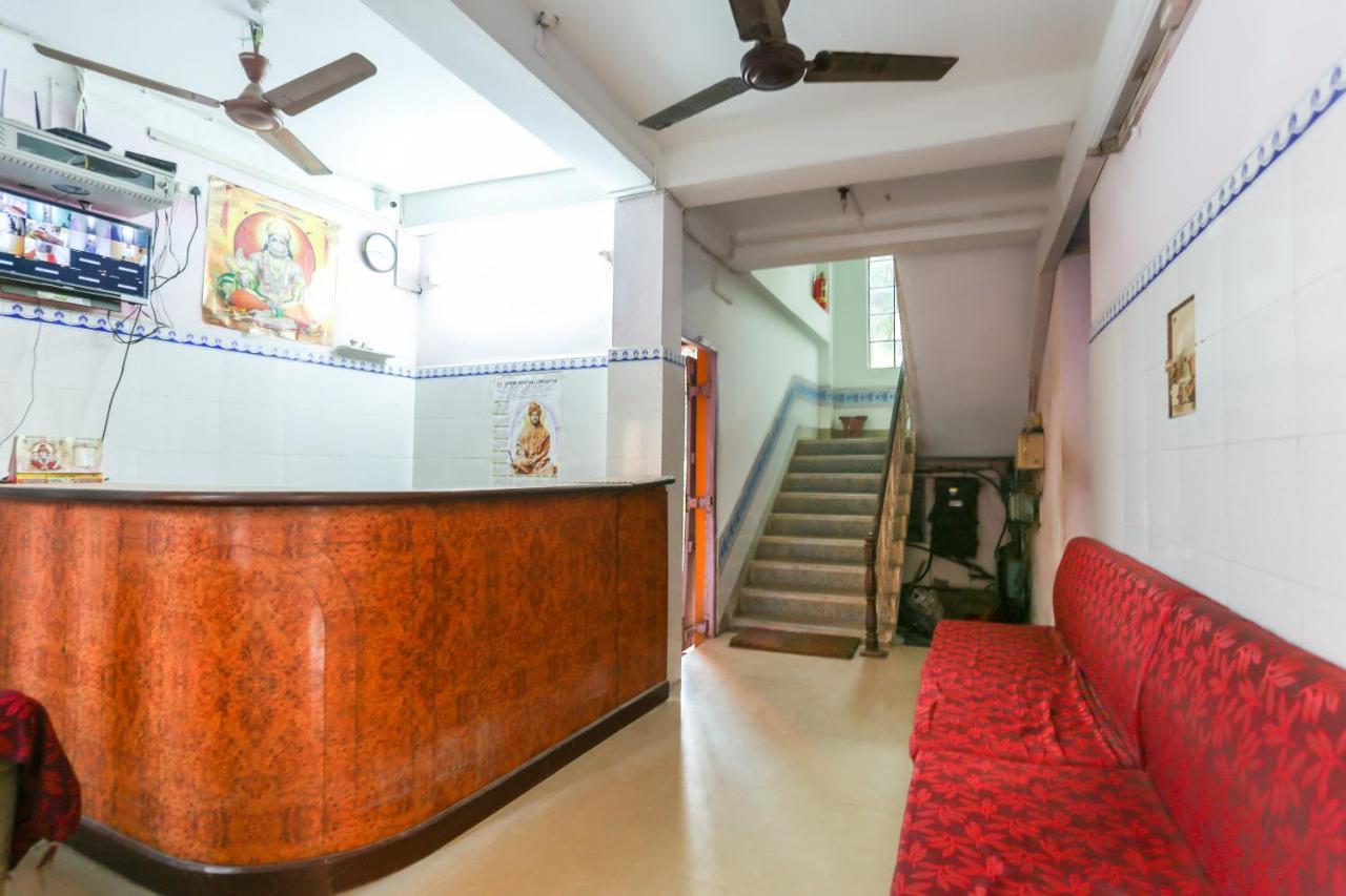 Oyo 67789 Savera Ahmedabad