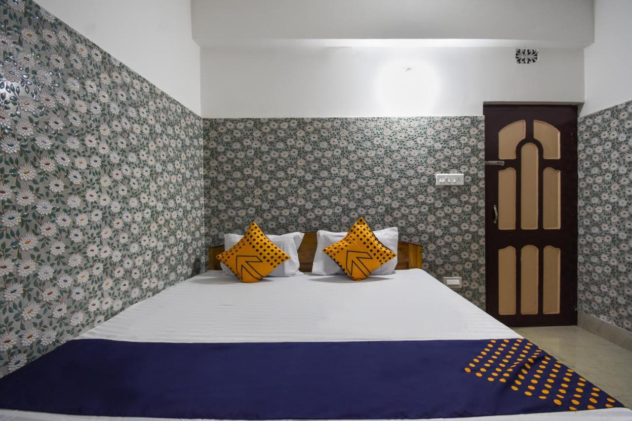 Oyo 67789 Savera Hotel