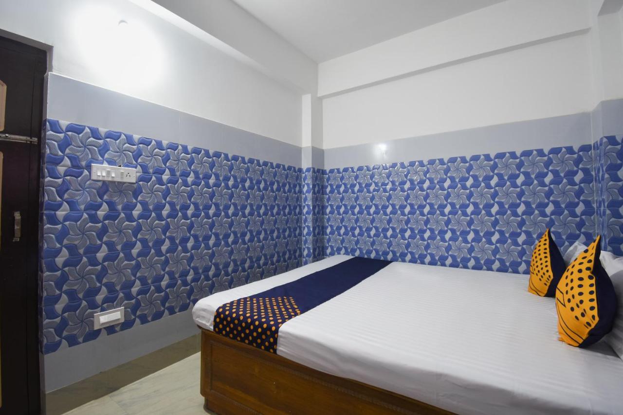 Oyo 67789 Savera Hotel Ahmedabad