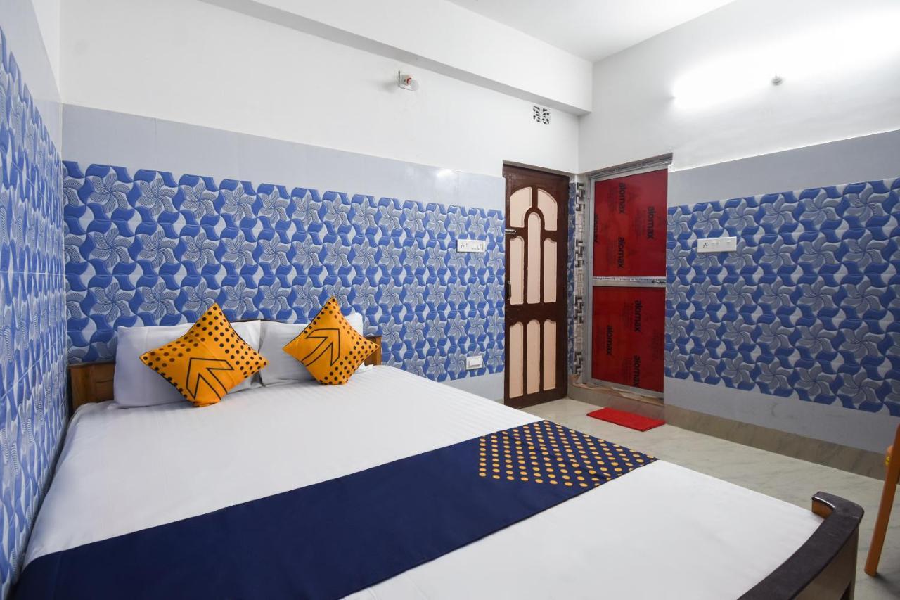 Oyo 67789 Savera Ahmedabad