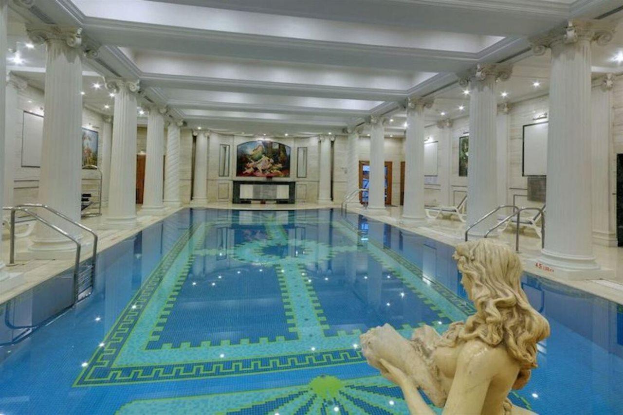 Lemon Tree Premier “the Atrium” Hotel 4*