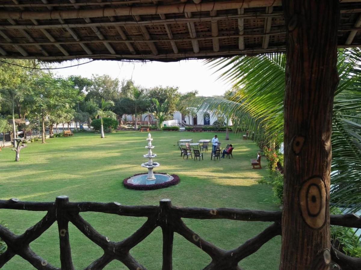 Resort Royal Club &