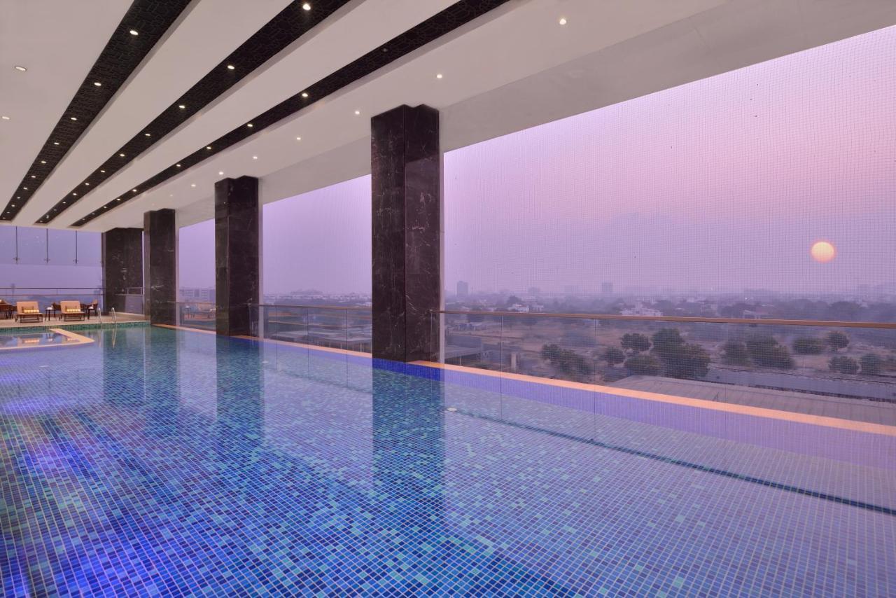 Taj Skyline 5* Ahmedabad