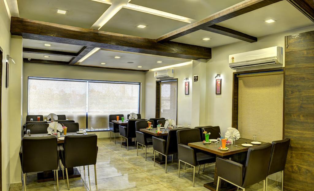 Aaram Orchard Hotel