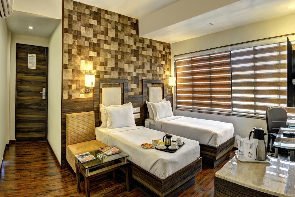 Aaram Orchard Hotel