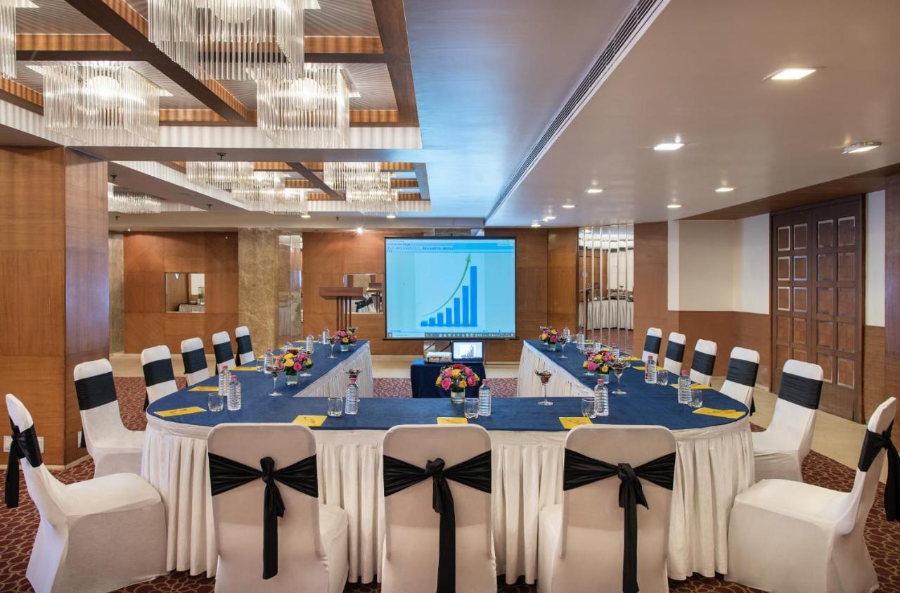 Hotel Bloomsuites L Ahmedabad