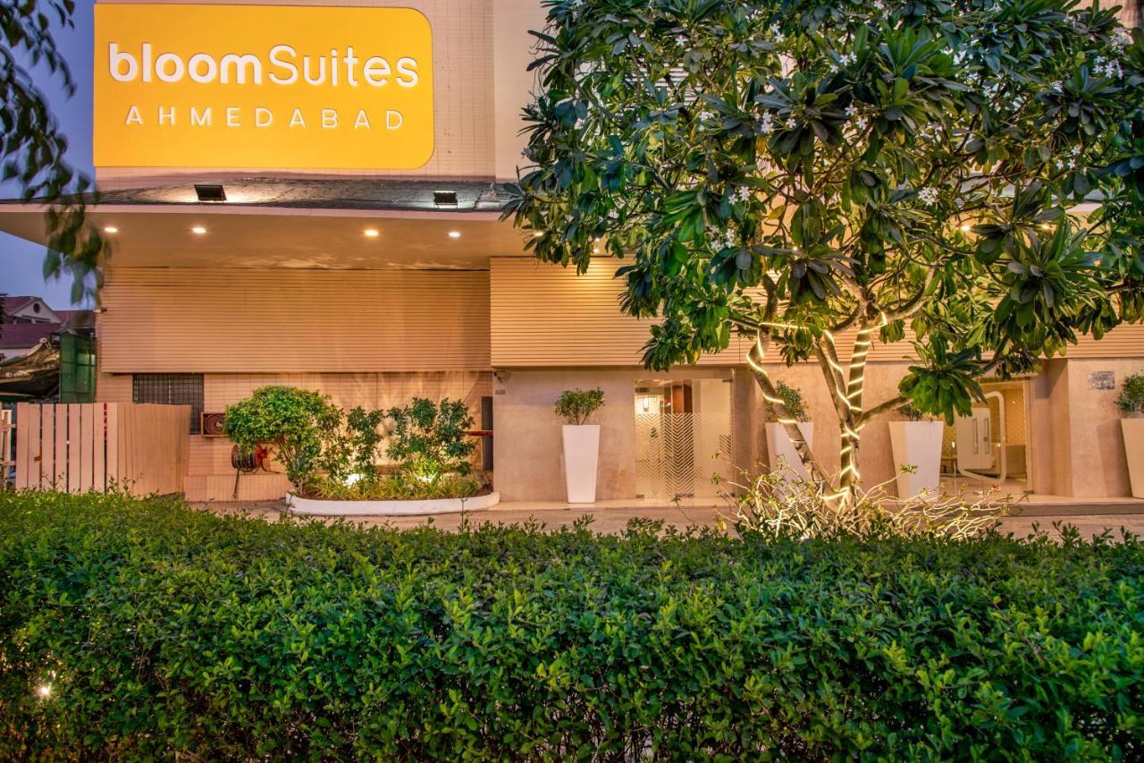 Bloomsuites L Hotel