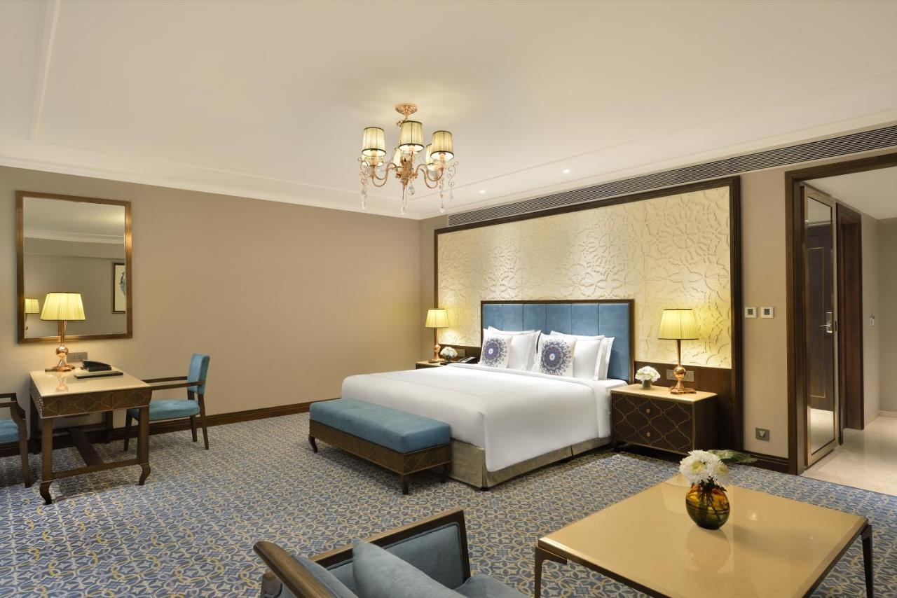 Hotel Taj Skyline Ahmedabad