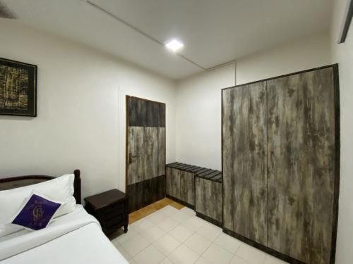 Casa Blanca - A Boutique *