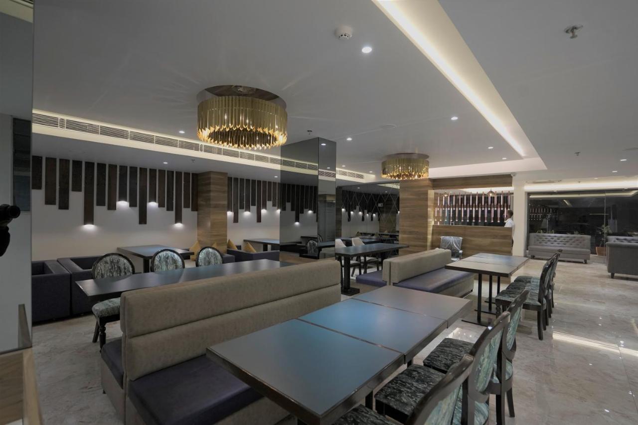 The Mantra One By Blues Hotels Hotel Ahmedabad