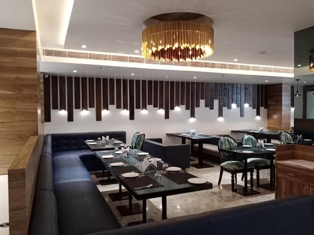 The Mantra One By Blues Hotels Hotel Ahmedabad