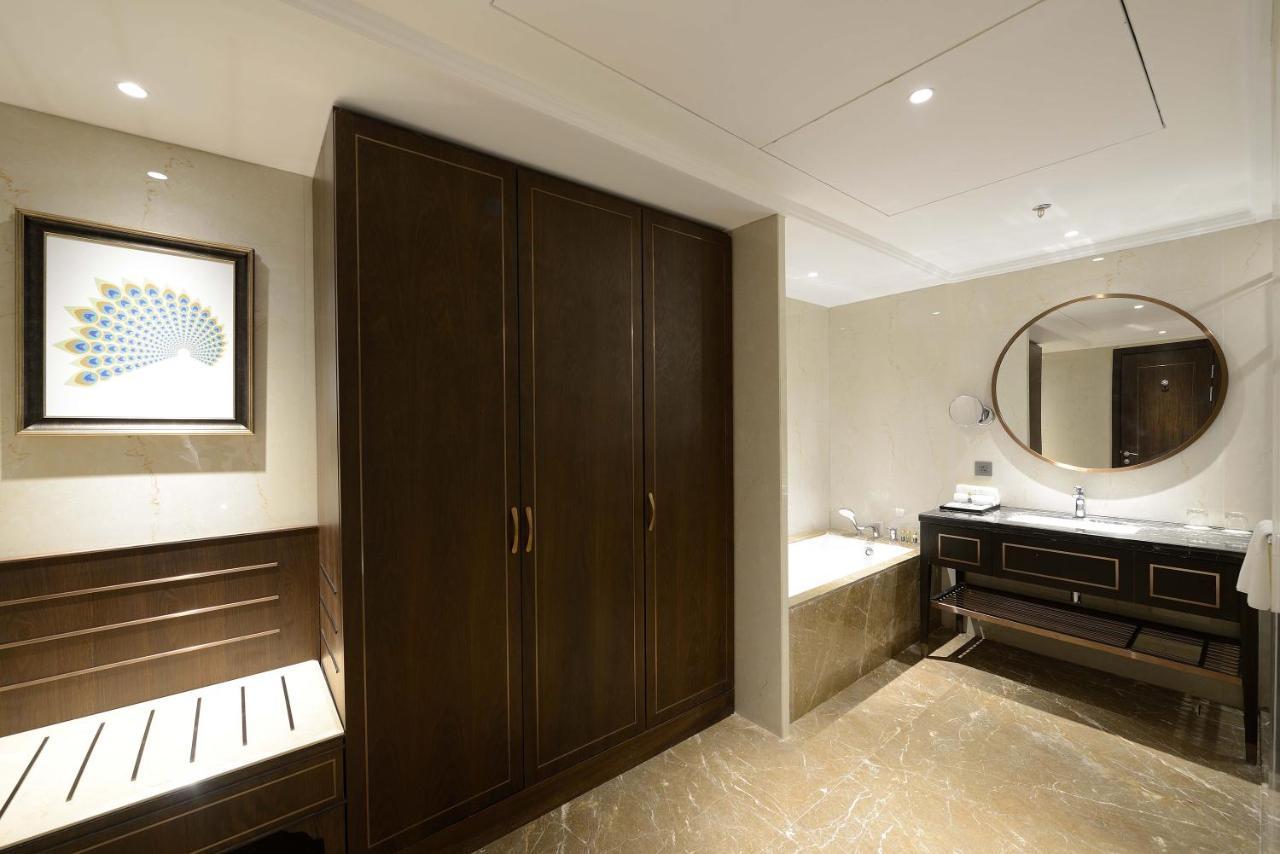 Taj Skyline Hotel 5*