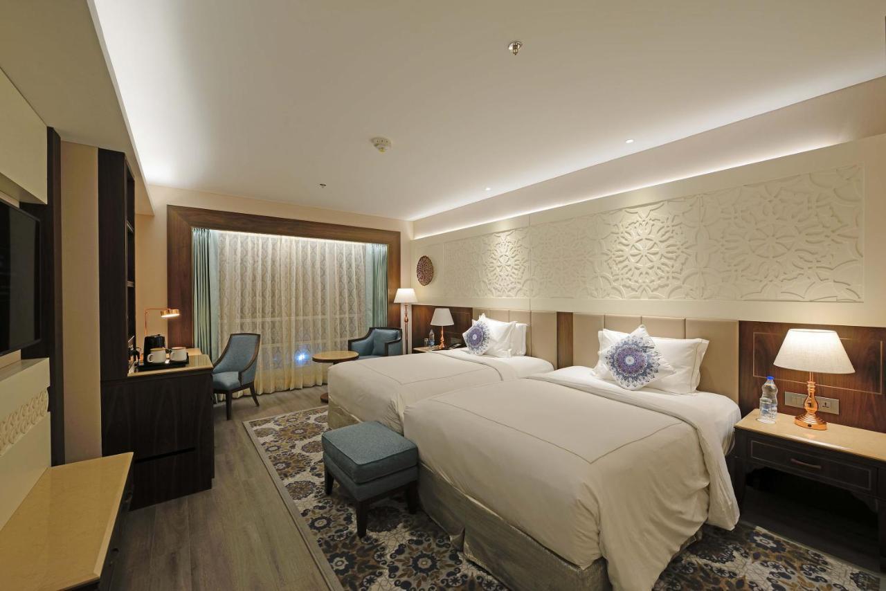 Hotel Taj Skyline Ahmedabad