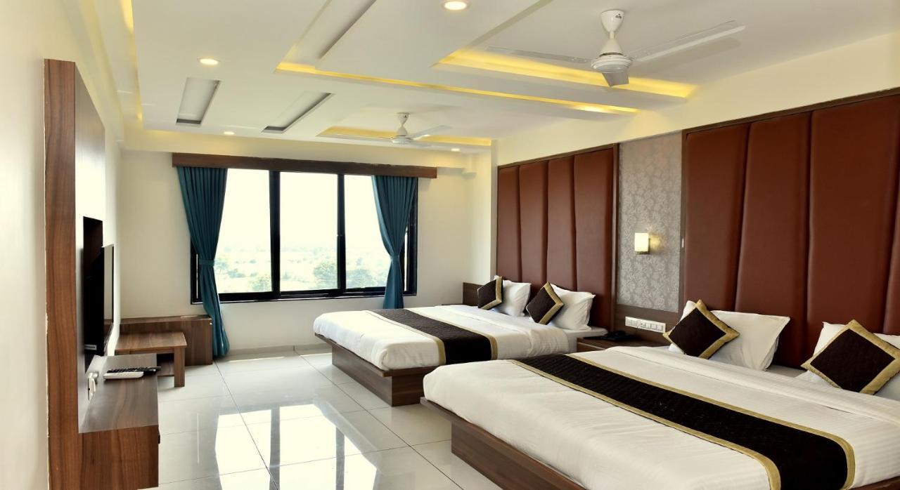 Royal Square By Sky 3*