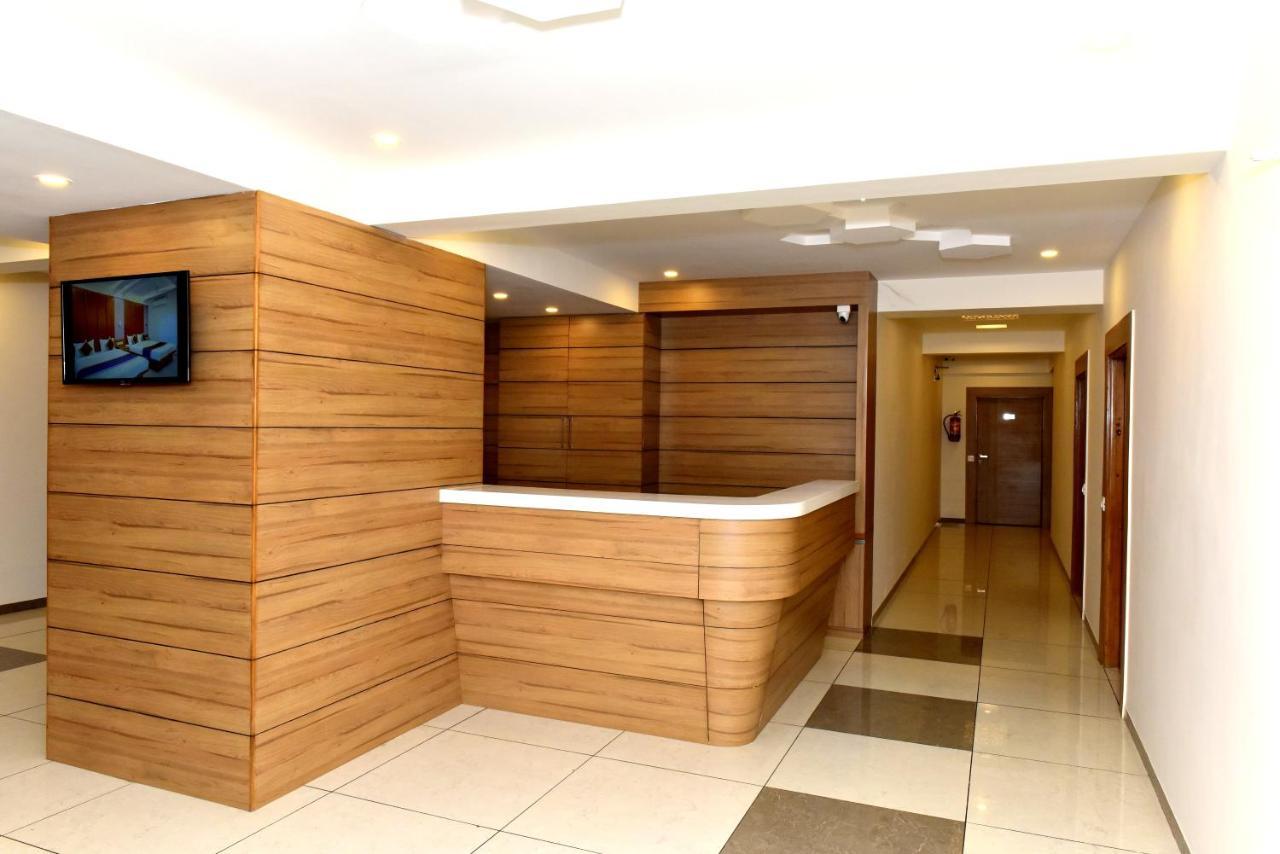 Royal Square By Sky Hotel Ahmedabad