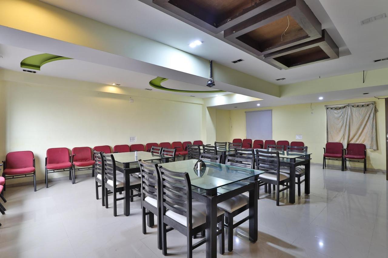 Oyo 949 Malhar 3* Ahmedabad