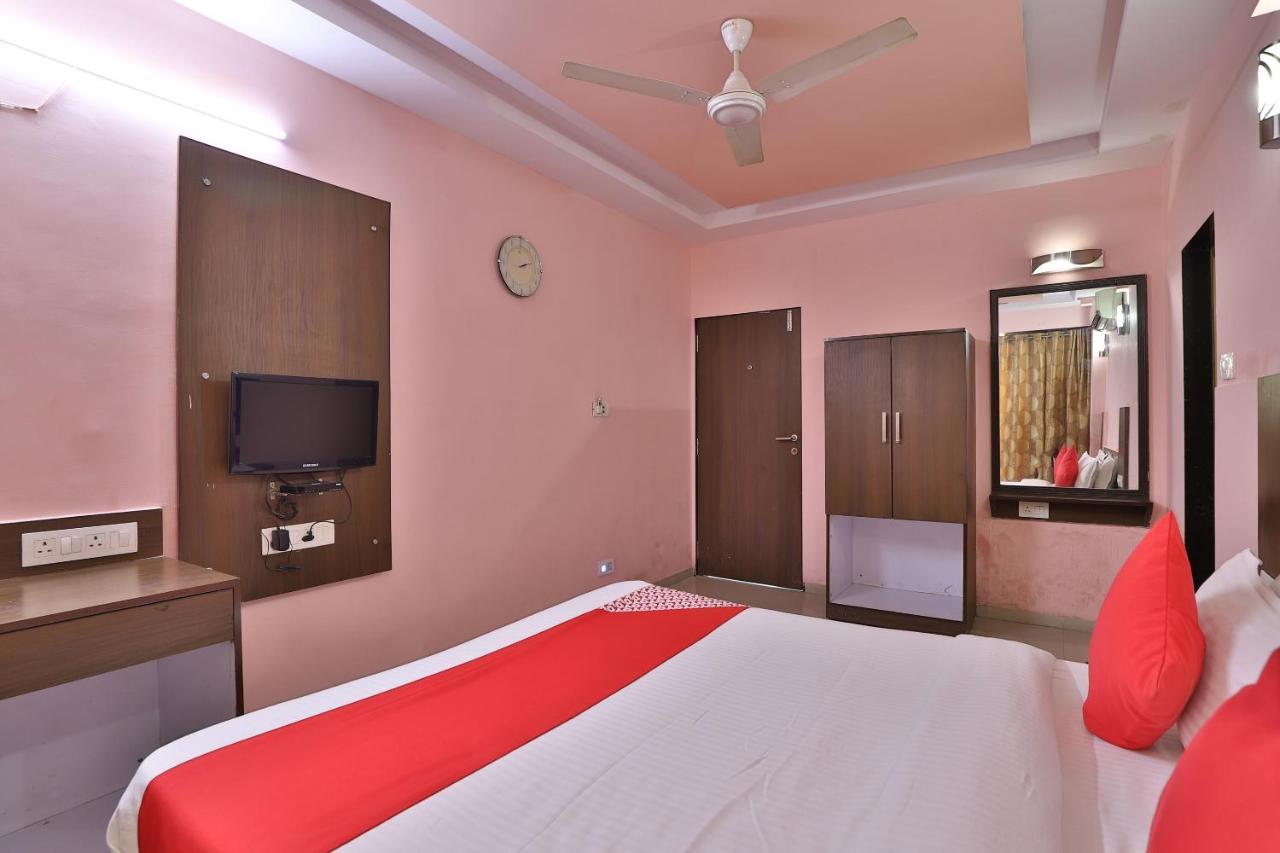 Oyo 949 Malhar 3* Ahmedabad
