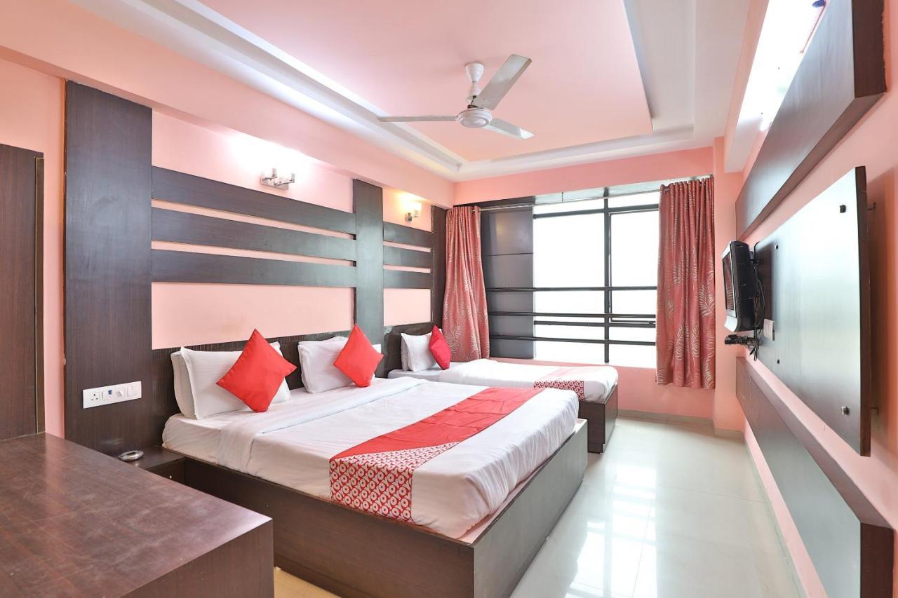 Oyo 949 Malhar Hotel
