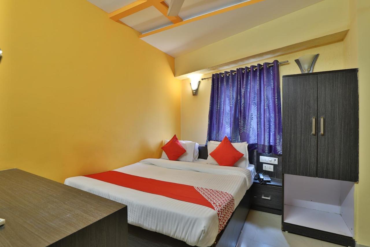 Oyo 949 Malhar Ahmedabad