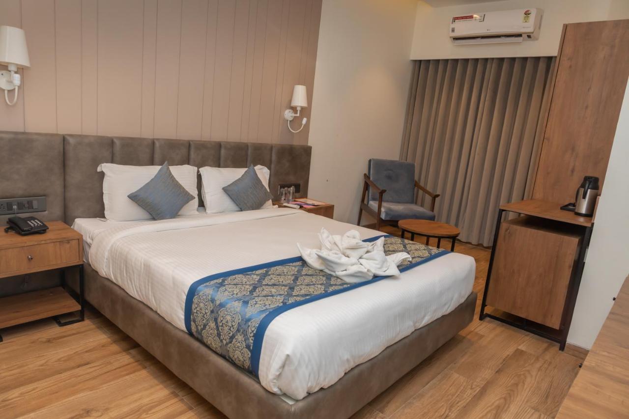 Pinnacle Grand Ahmedabad