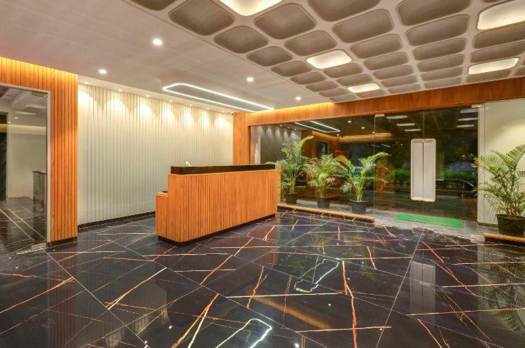 Hotel Pinnacle Grand