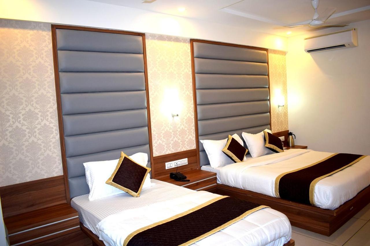 Royal Square By Sky Ahmedabad