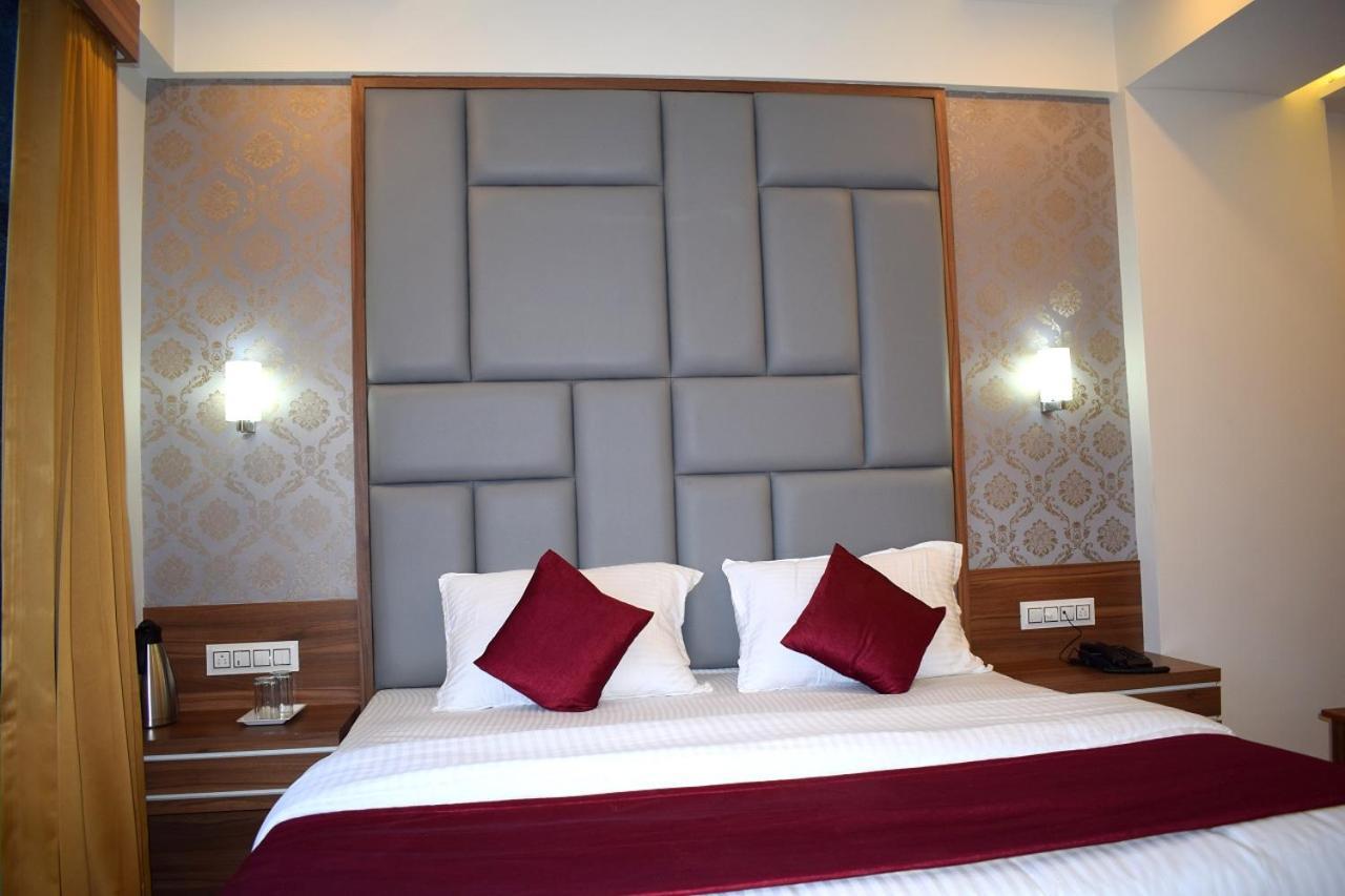 Hotel Royal Square By Sky 3*