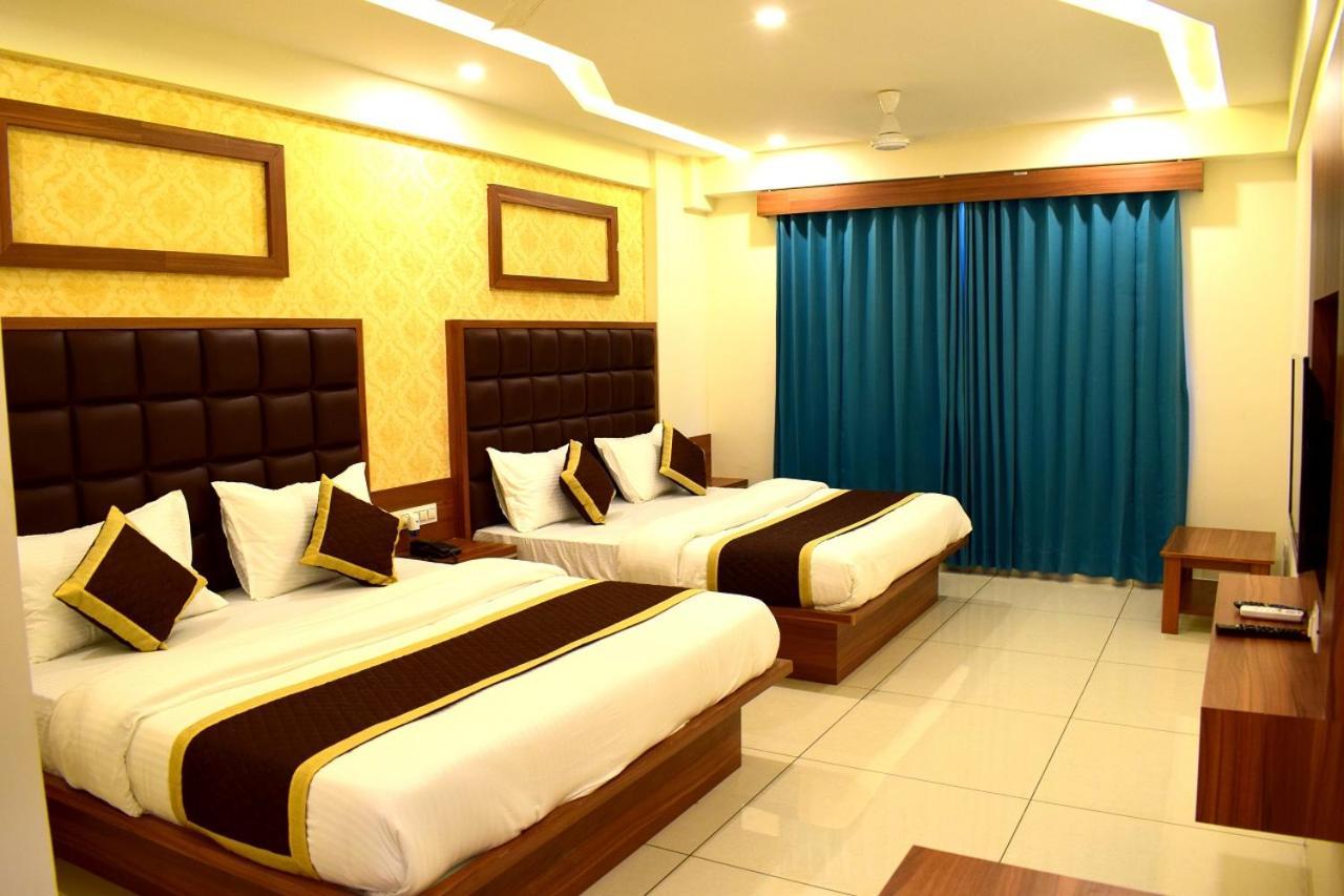Royal Square By Sky 3*