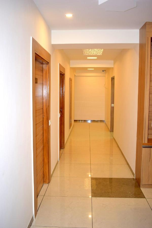 Royal Square By Sky 3*