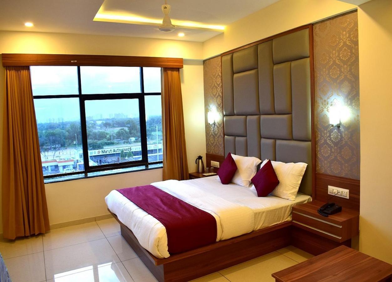 Hotel Royal Square By Sky