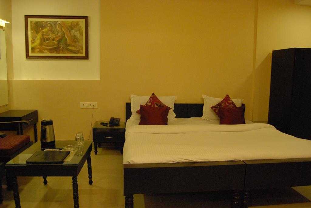 Hotel Shahi Palace 2*